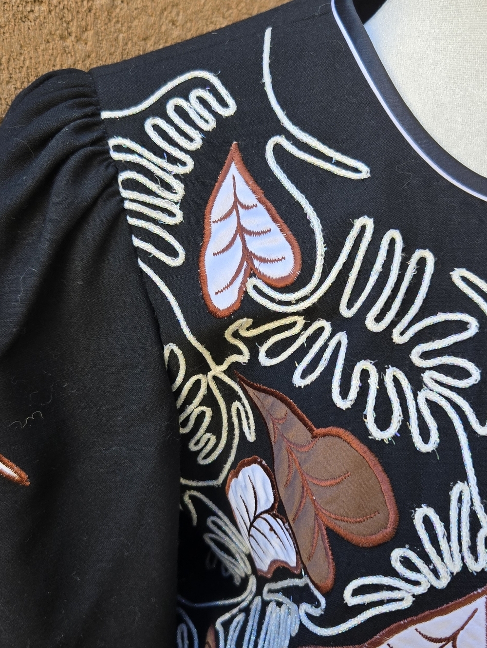 Andre Kim Vintage Black Embroidered Open-Front Jacket - Black/Brown Leaf Motif - Picture 2 of 11